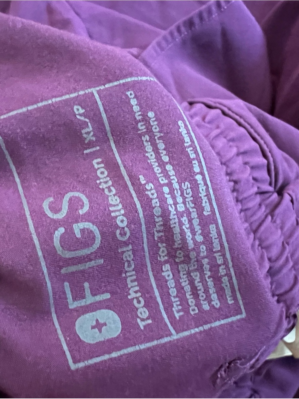 FIGS Technical Collection Top & Jogger Set in Plum XLP - Picture 7 of 11